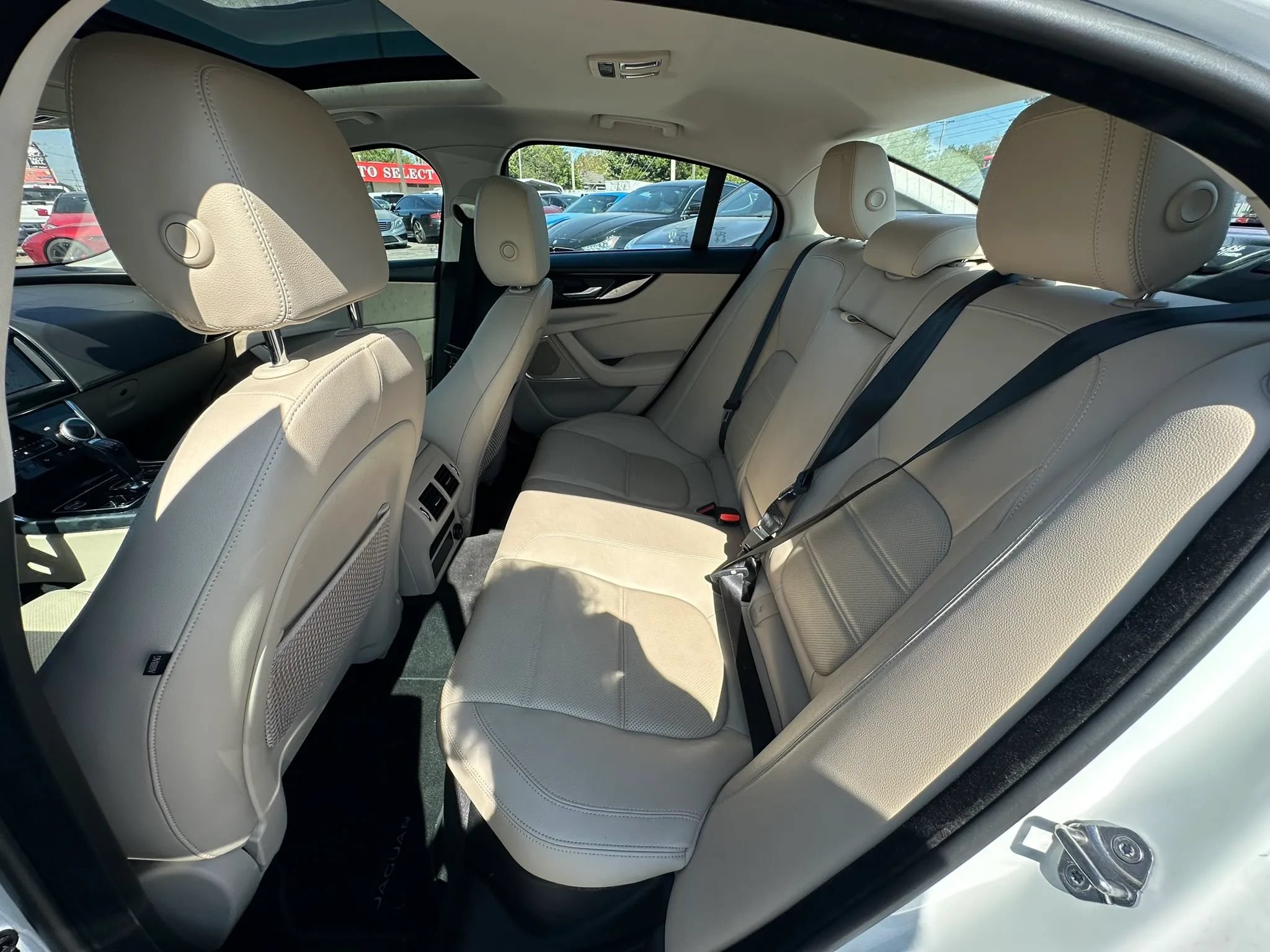 Used 2020 Jaguar XE S RWD image 17