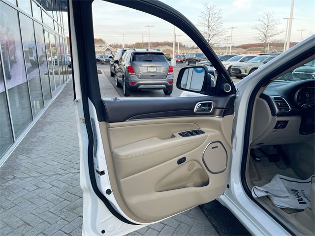 Used 2018 Jeep Grand Cherokee Overland image 23