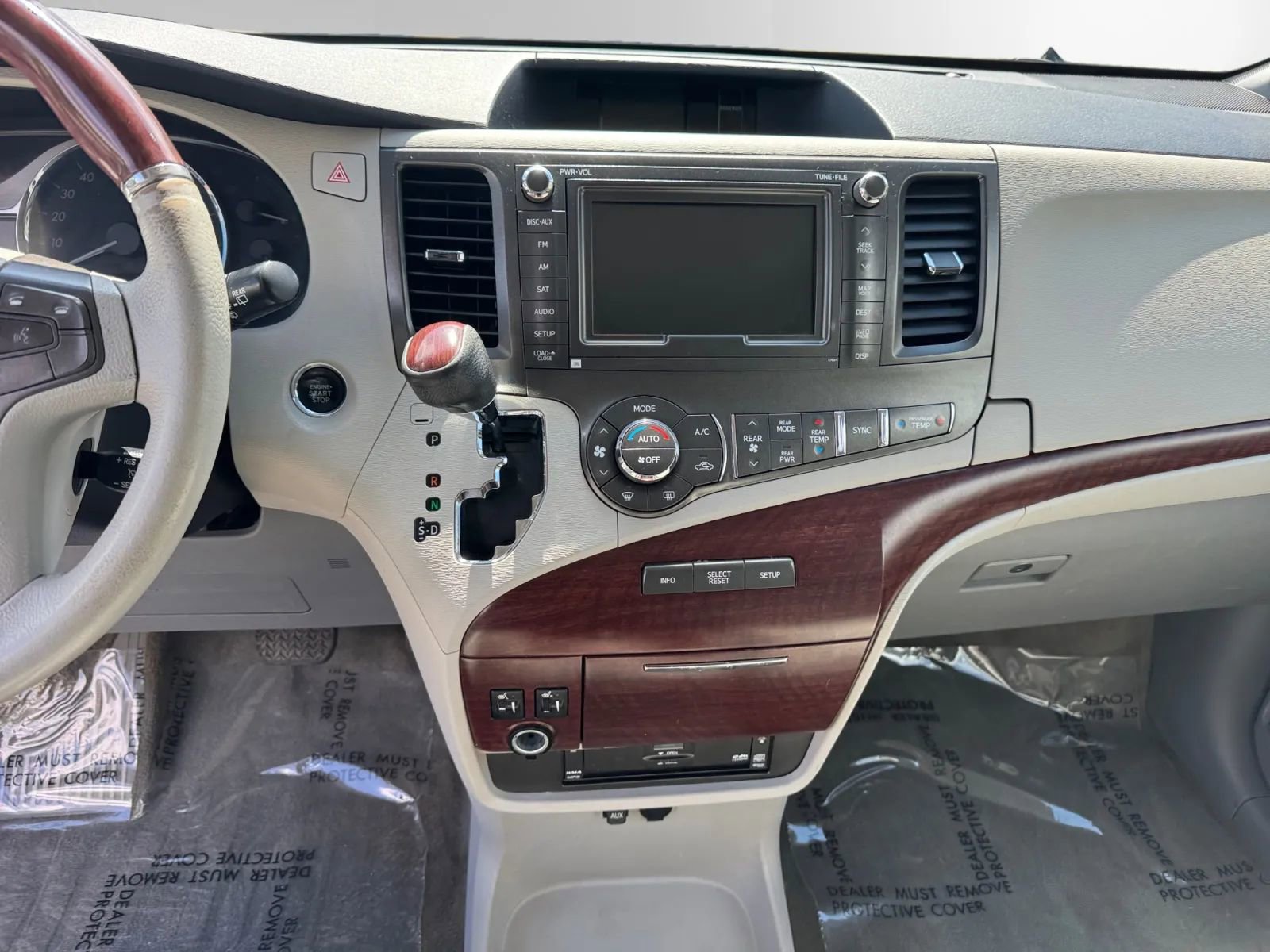 Used 2013 Toyota Sienna Limited w/ Premium Pkg AWD/4WD image 12