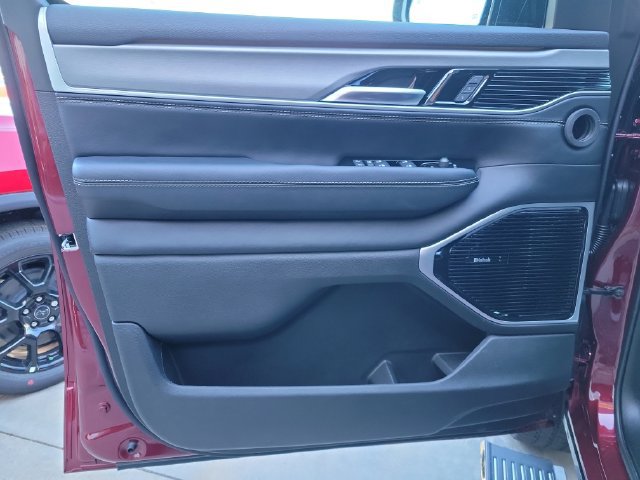 New 2026 Jeep Grand Wagoneer Limited w/ Premium Group II AWD/4WD image 16