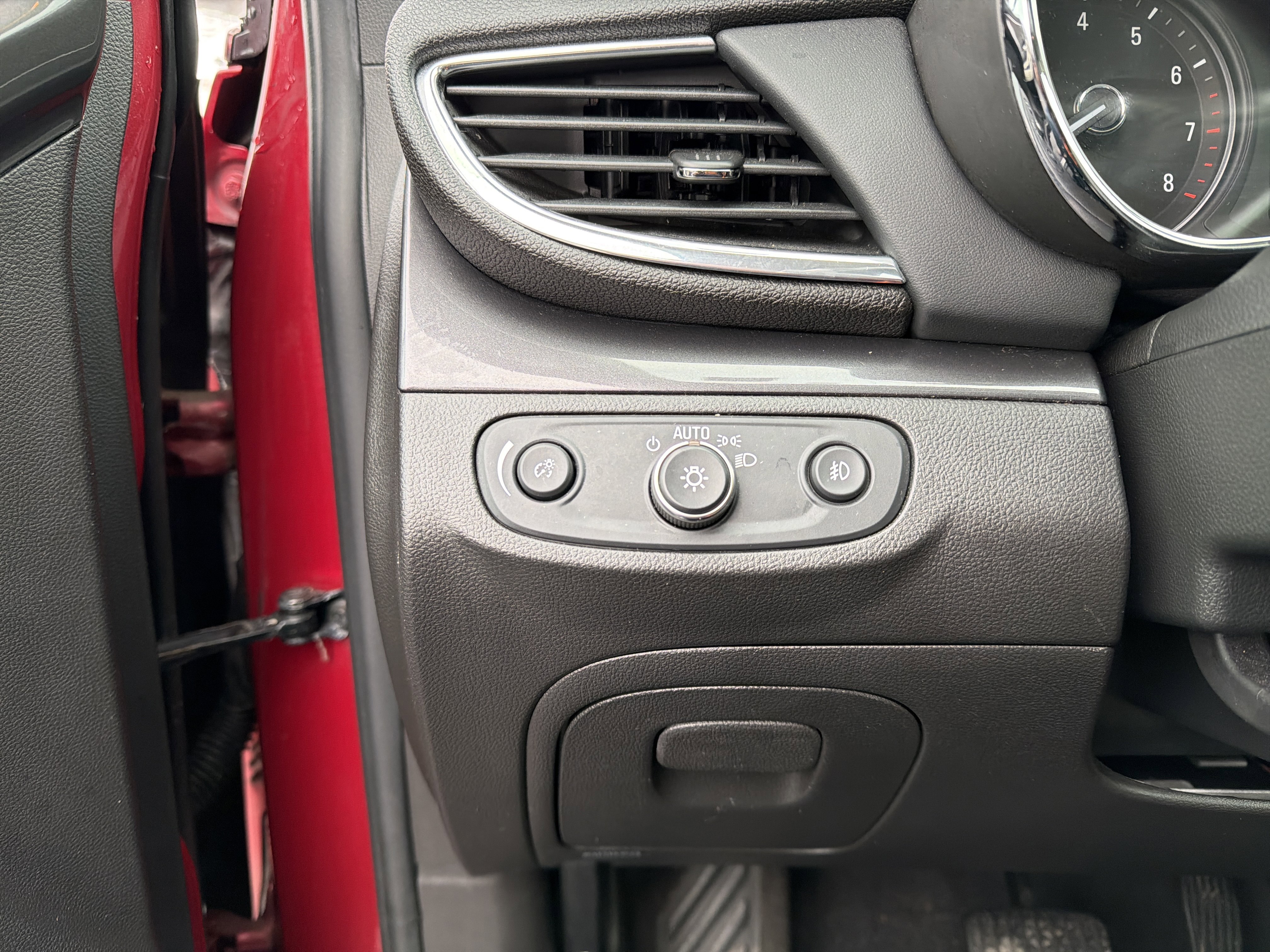 Used 2020 Buick Encore Sport Touring w/ Safety Package image 15