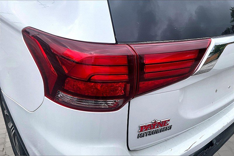 Used 2017 Mitsubishi Outlander SEL FWD image 24