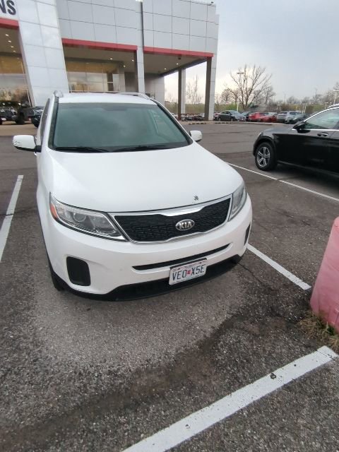 Used 2015 Kia Sorento LX image 10