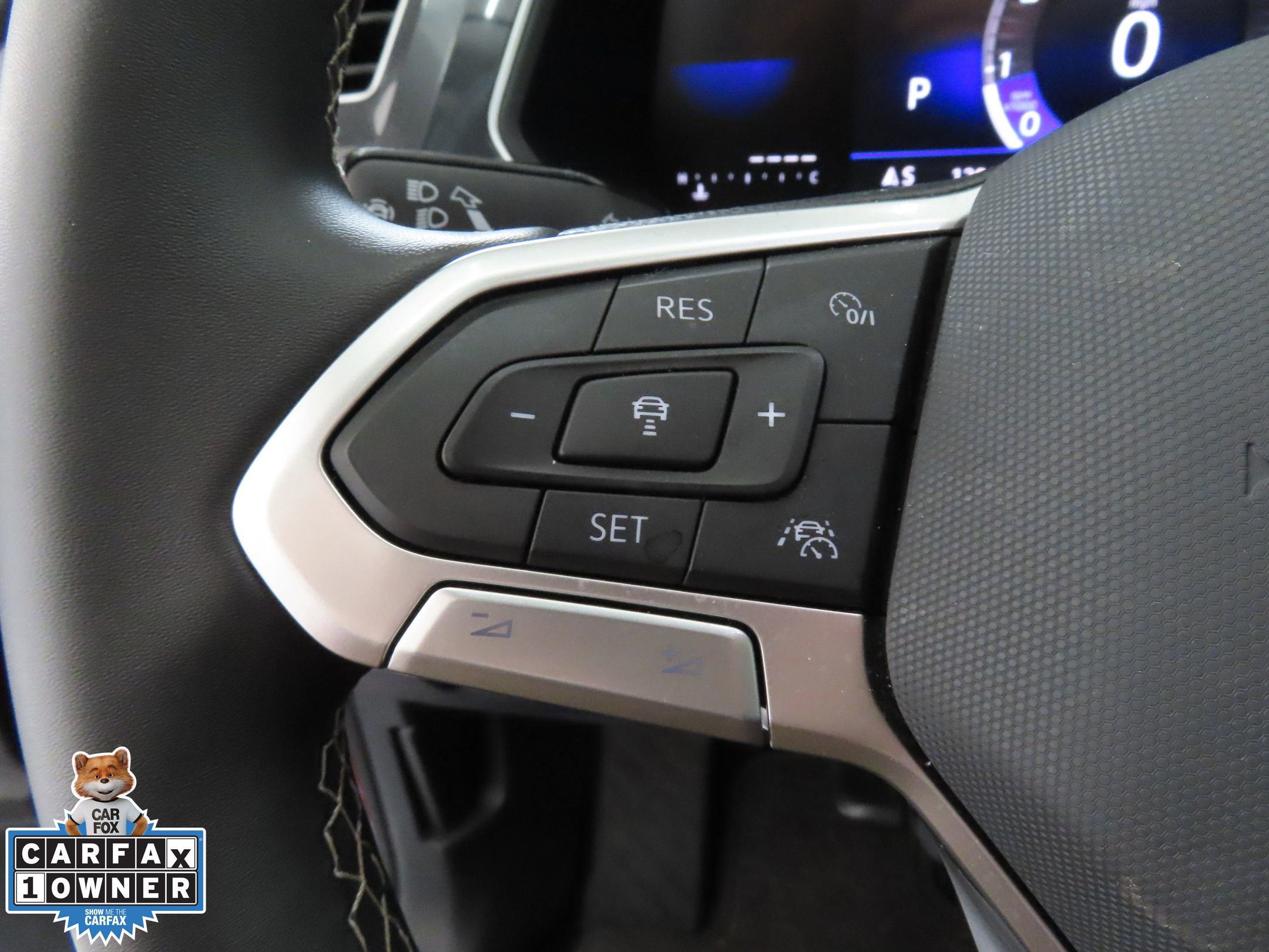 Used 2023 Volkswagen Tiguan SE w/ Panoramic Sunroof Package FWD image 15