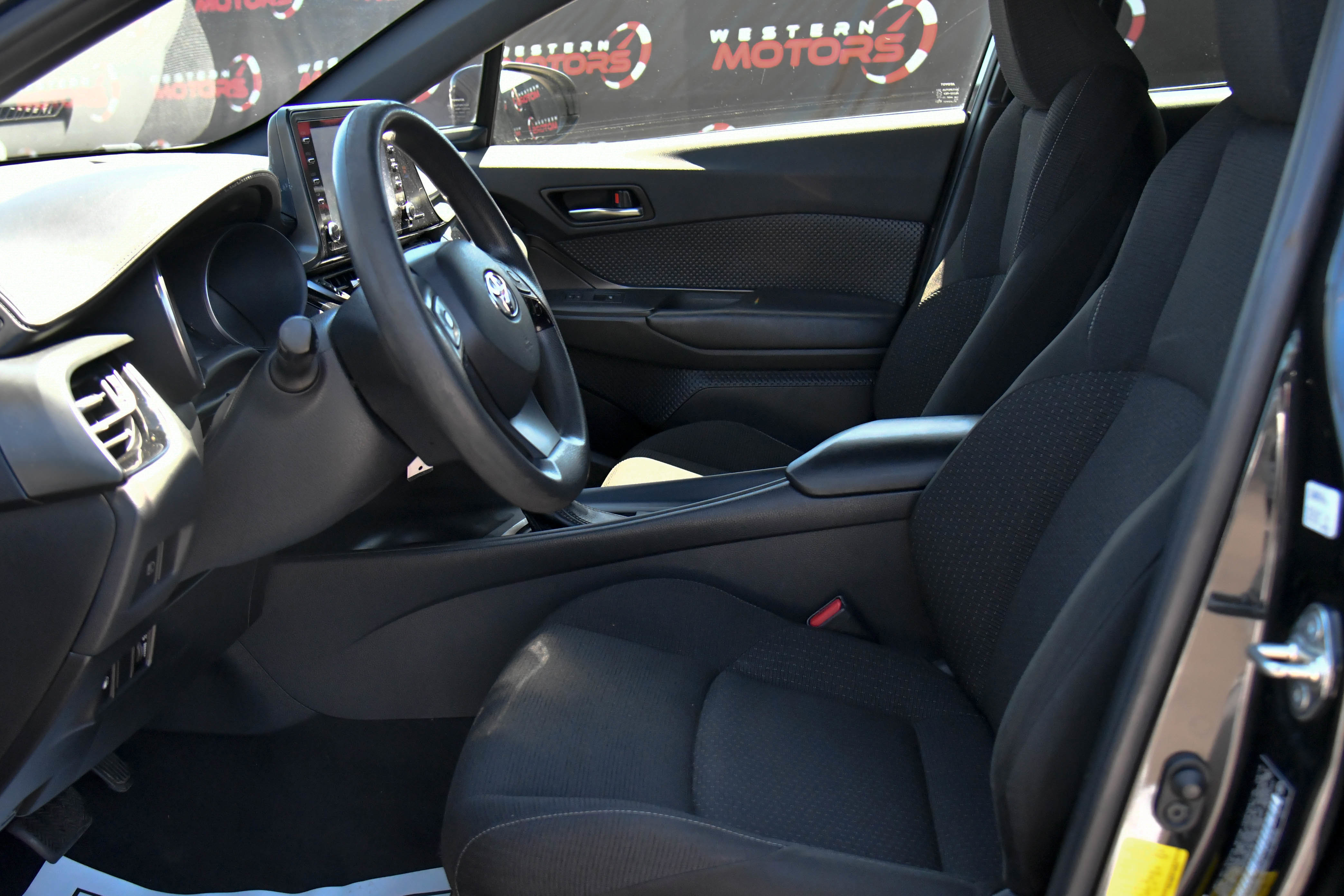 Used 2019 Toyota C-HR LE image 17