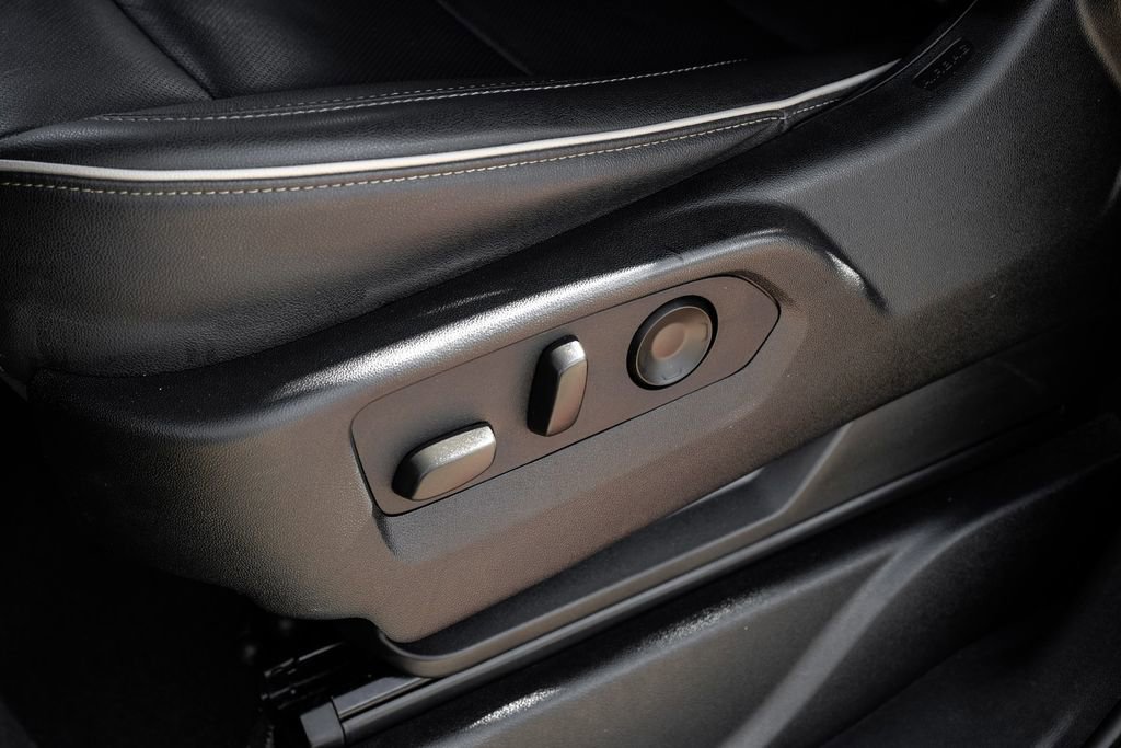 Used 2024 Chevrolet Suburban Premier image 34