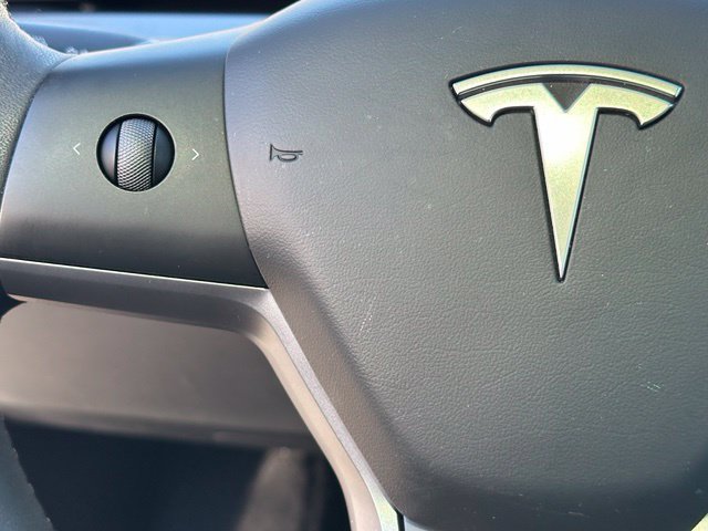 Used 2023 Tesla Model Y Performance AWD/4WD image 9