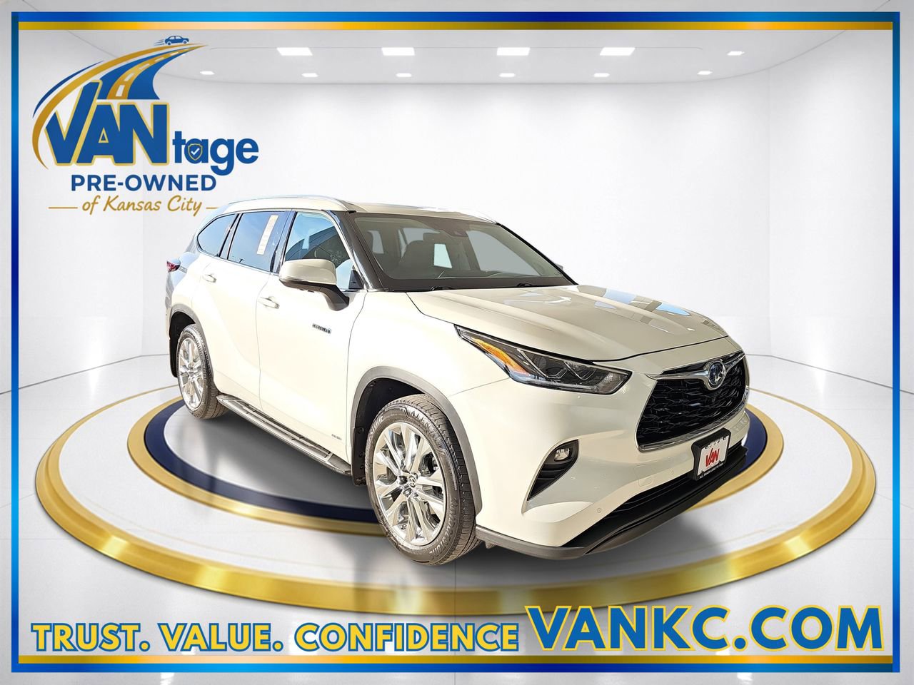 Used 2021 Toyota Highlander Limited image 3
