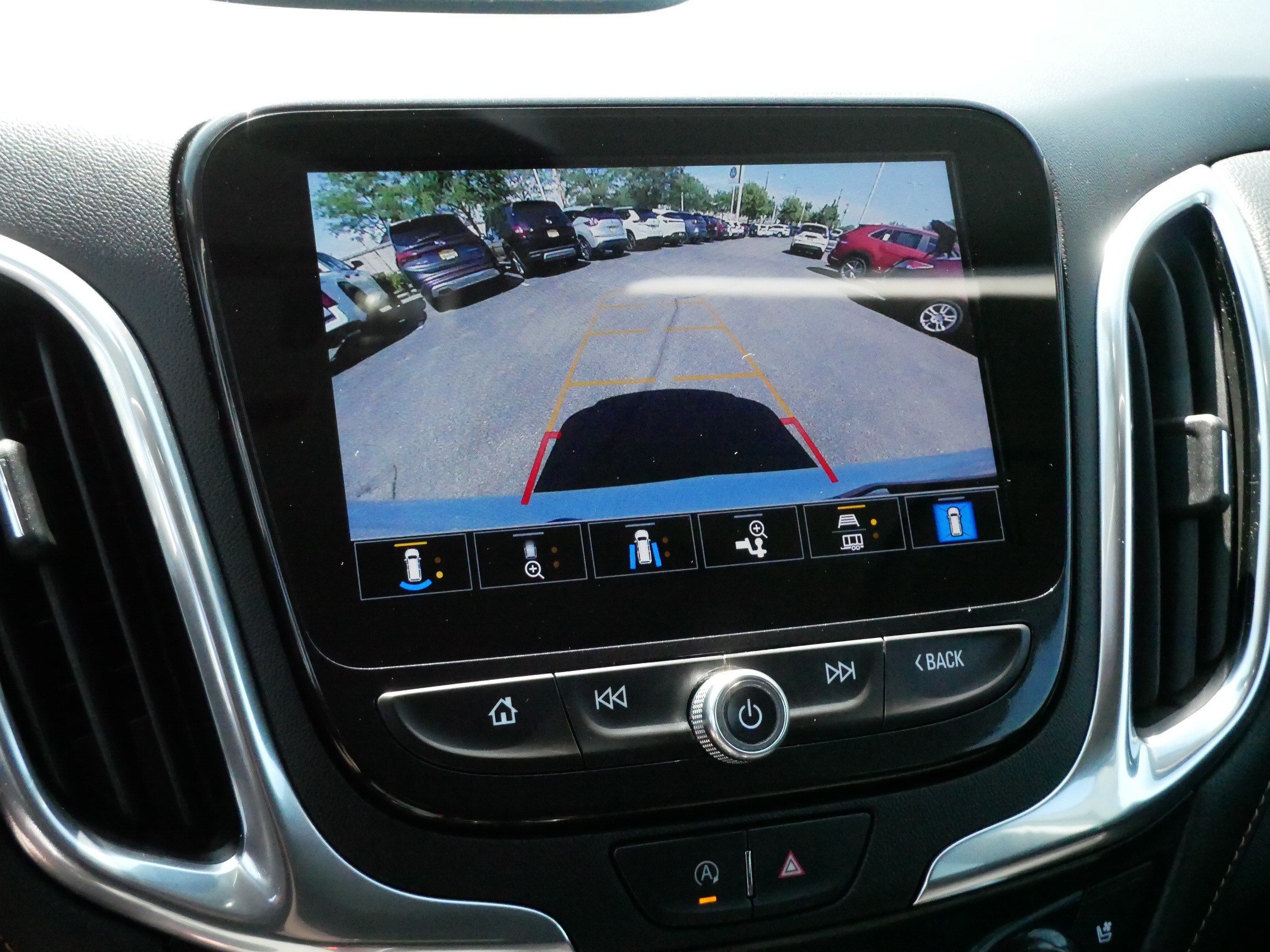 Used 2022 Chevrolet Equinox Premier AWD/4WD image 29