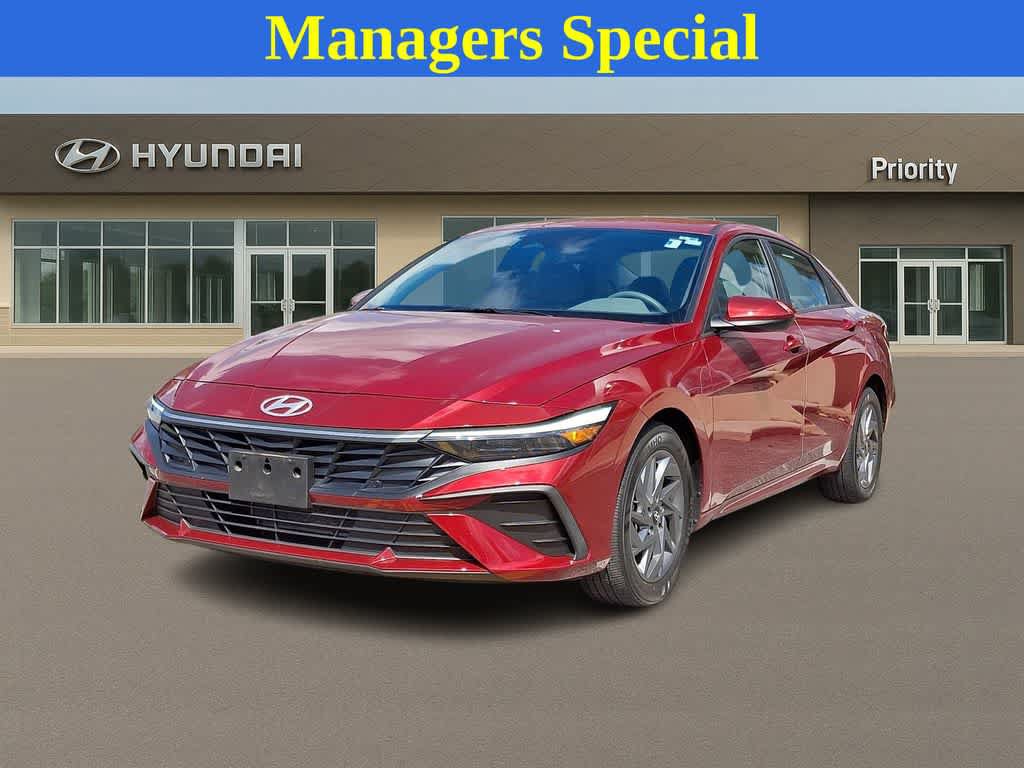 Used 2024 Hyundai Elantra SEL FWD video 1