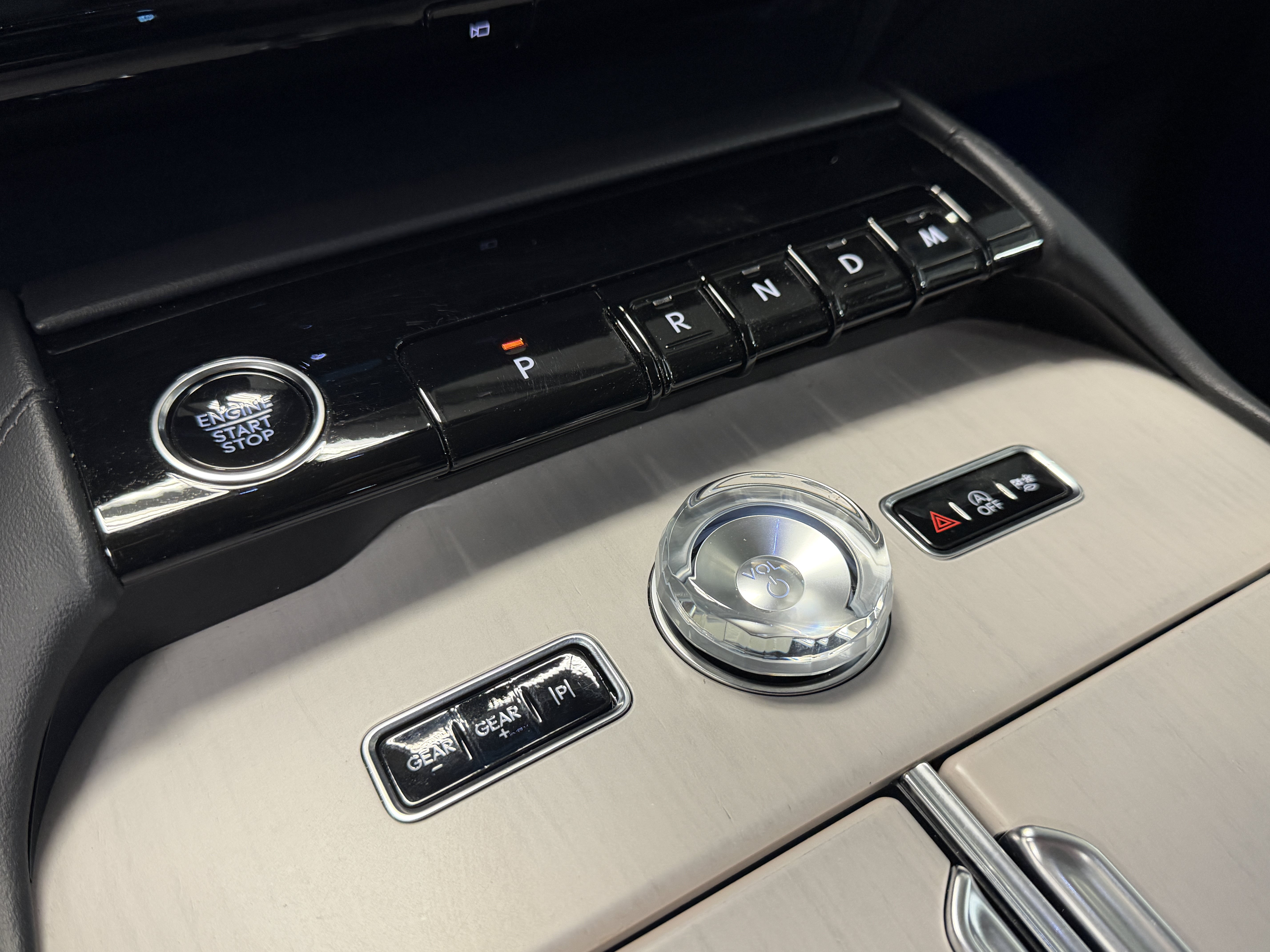 Used 2025 Lincoln Navigator Reserve AWD/4WD image 16