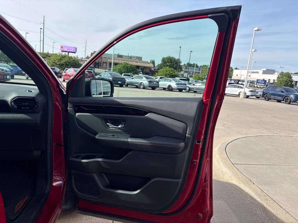 Certified 2025 Honda Pilot TrailSport image 26