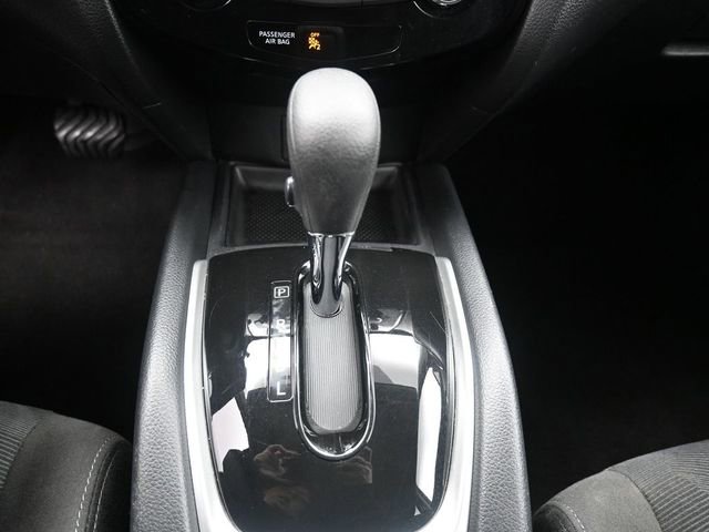 Used 2015 Nissan Rogue SV image 25