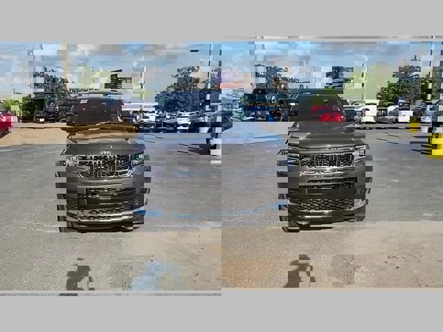 New 2025 Jeep Grand Cherokee L Laredo w/ Luxury Tech Group I image 36