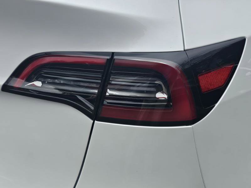 Used 2024 Tesla Model Y Long Range image 30