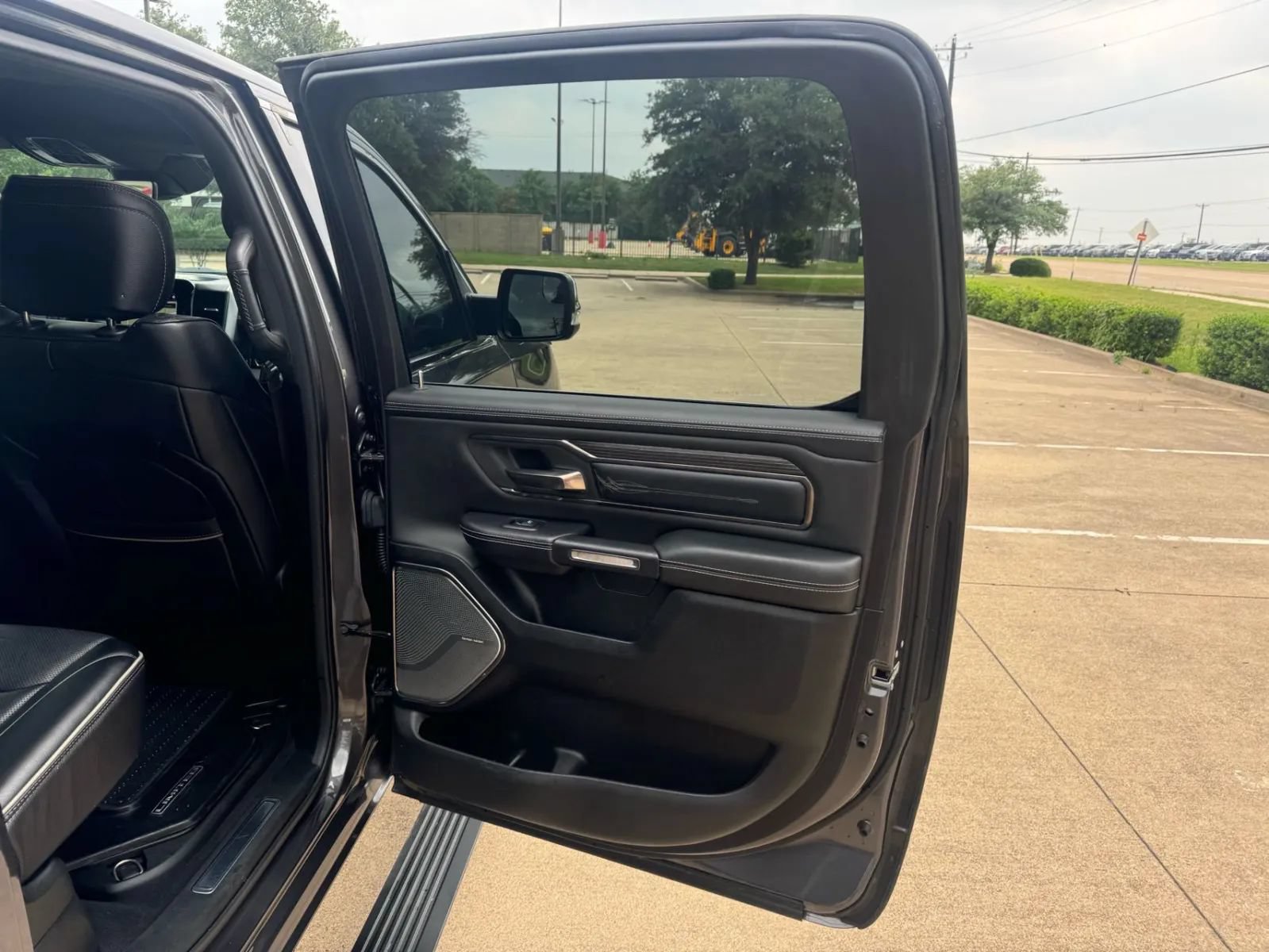 Used 2019 RAM 1500 Limited AWD/4WD image 19