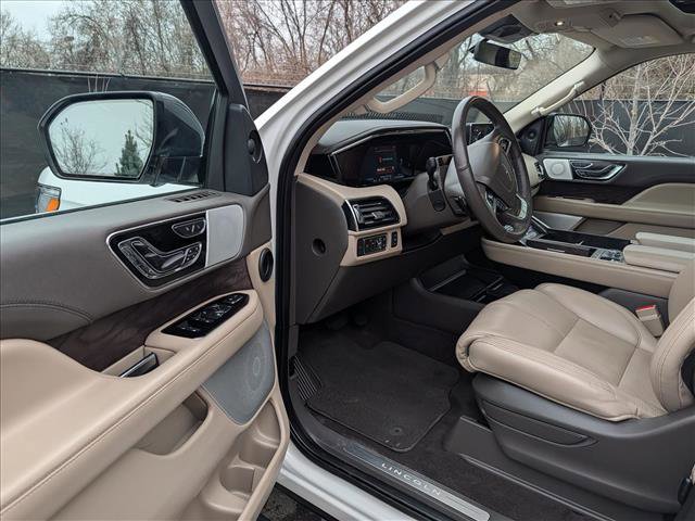 Used 2022 Lincoln Navigator Reserve image 34