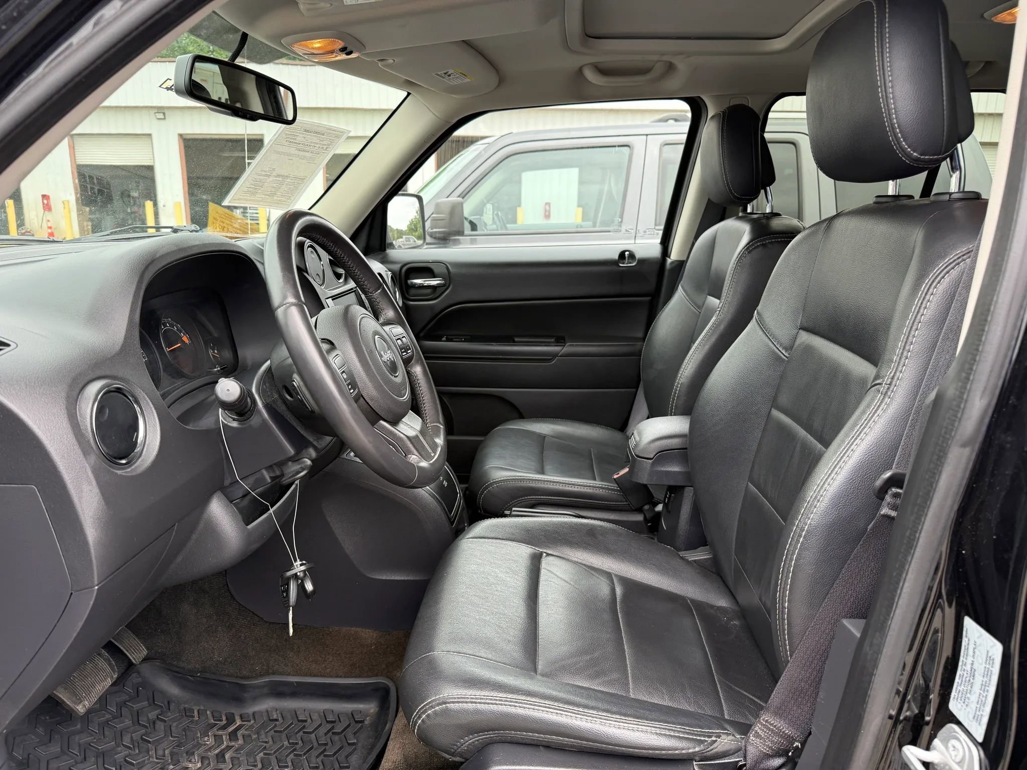 Used 2017 Jeep Patriot High Altitude AWD/4WD image 2