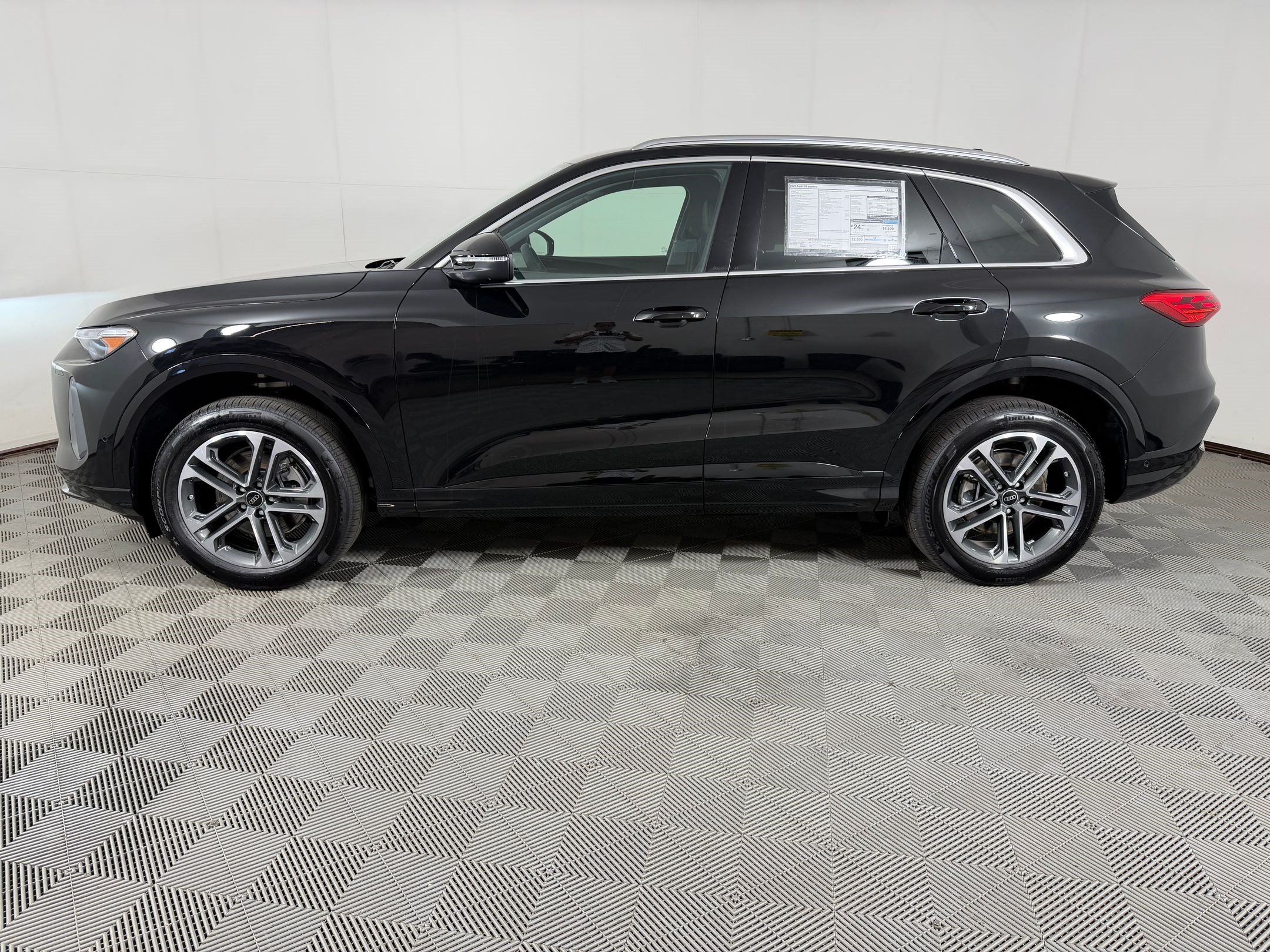 New 2026 Audi Q5 Premium AWD/4WD image 2