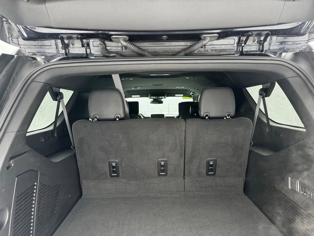 Used 2024 GMC Yukon XL AT4 image 18
