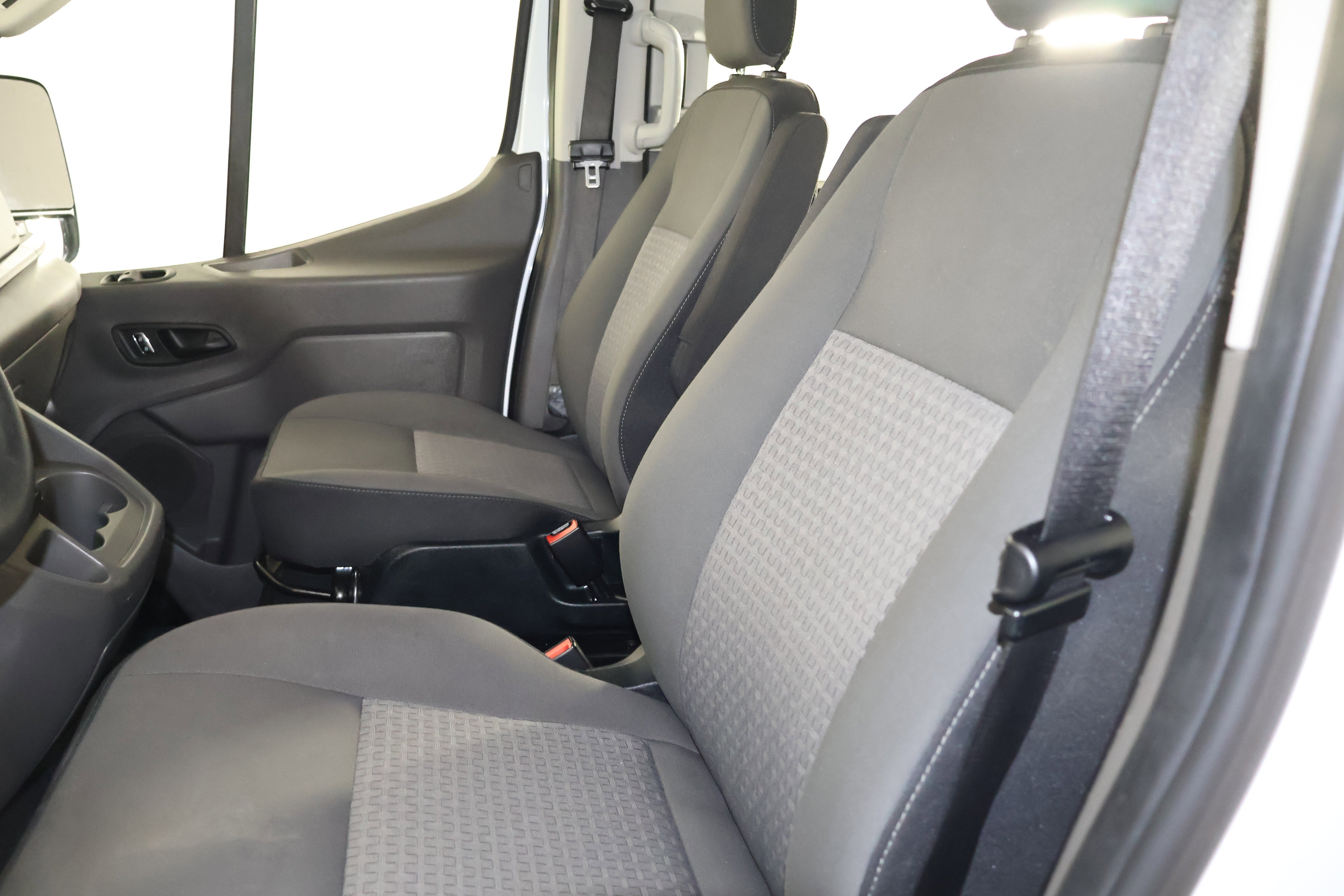 Used 2023 Ford Transit 350 XLT image 37