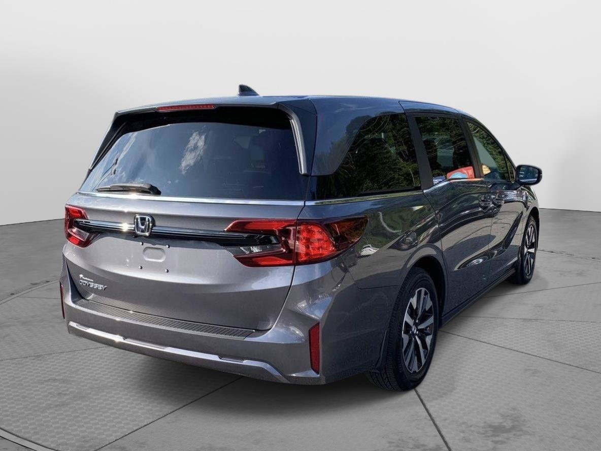 Certified 2026 Honda Odyssey EX-L image 3