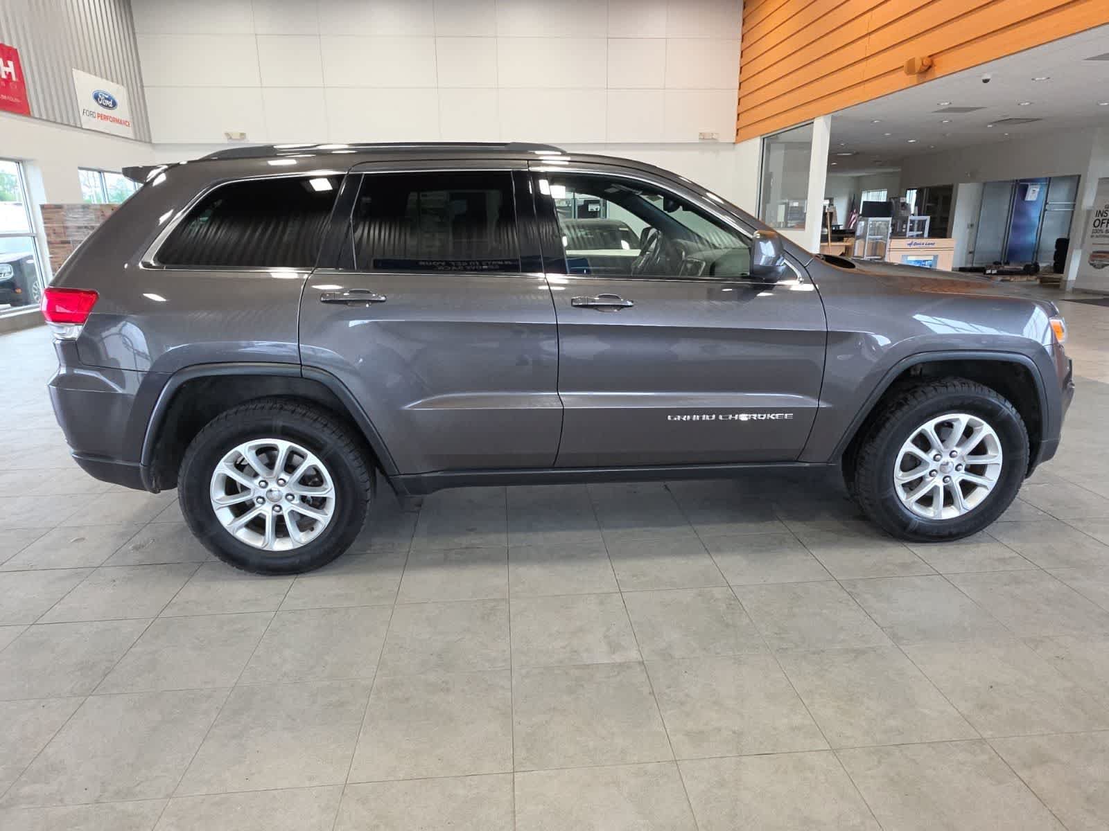 Used 2014 Jeep Grand Cherokee Laredo w/ 18" Wheel & 8.4" Radio Group AWD/4WD image 6