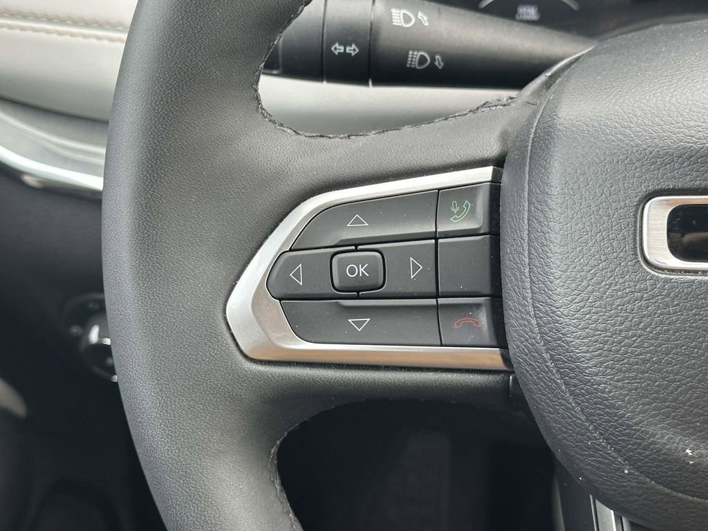 Used 2023 Jeep Compass Limited image 22