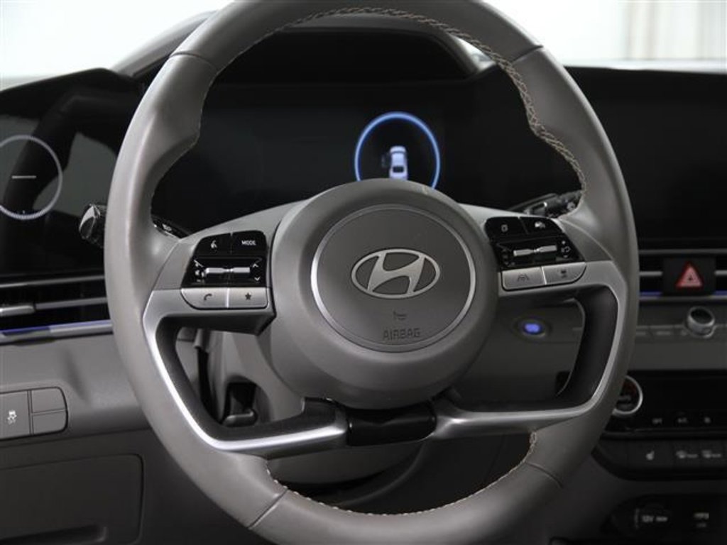 Used 2024 Hyundai Elantra SEL w/ Convenience Package image 5