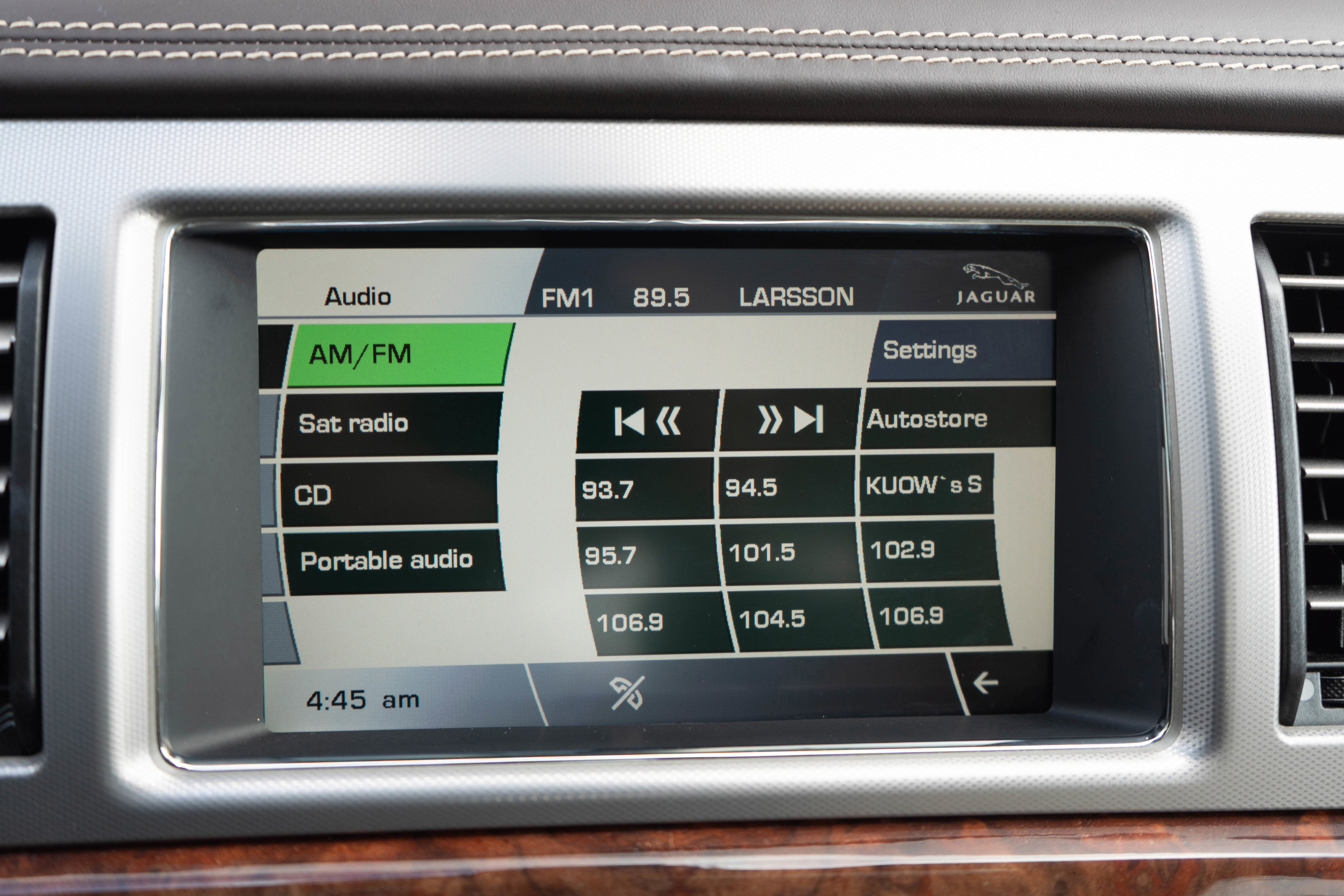 Used 2011 Jaguar XF Portfolio RWD image 16