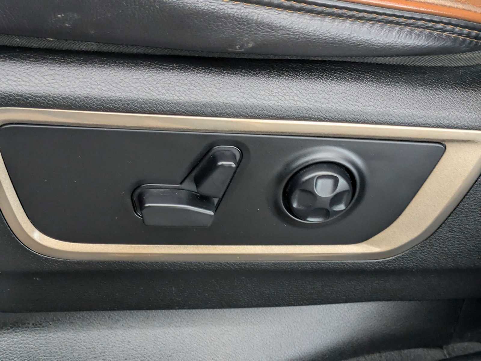 Used 2019 RAM 1500 Laramie Longhorn image 18