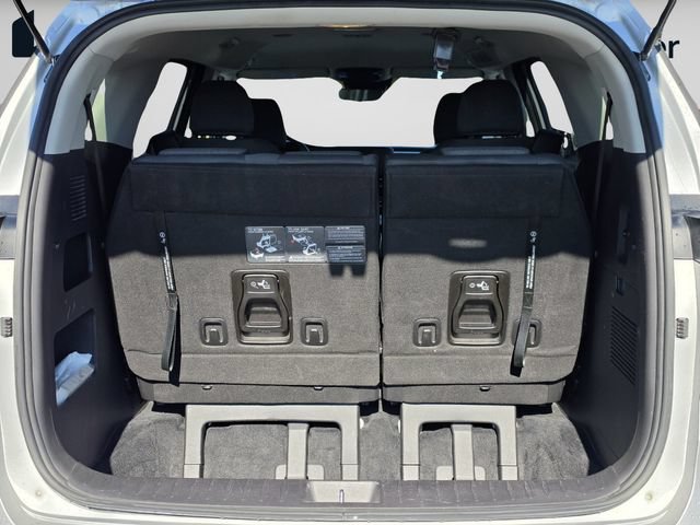 Used 2023 Kia Carnival LX FWD image 20