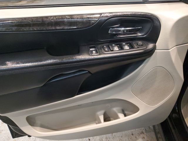 Used 2014 Dodge Grand Caravan SXT image 14