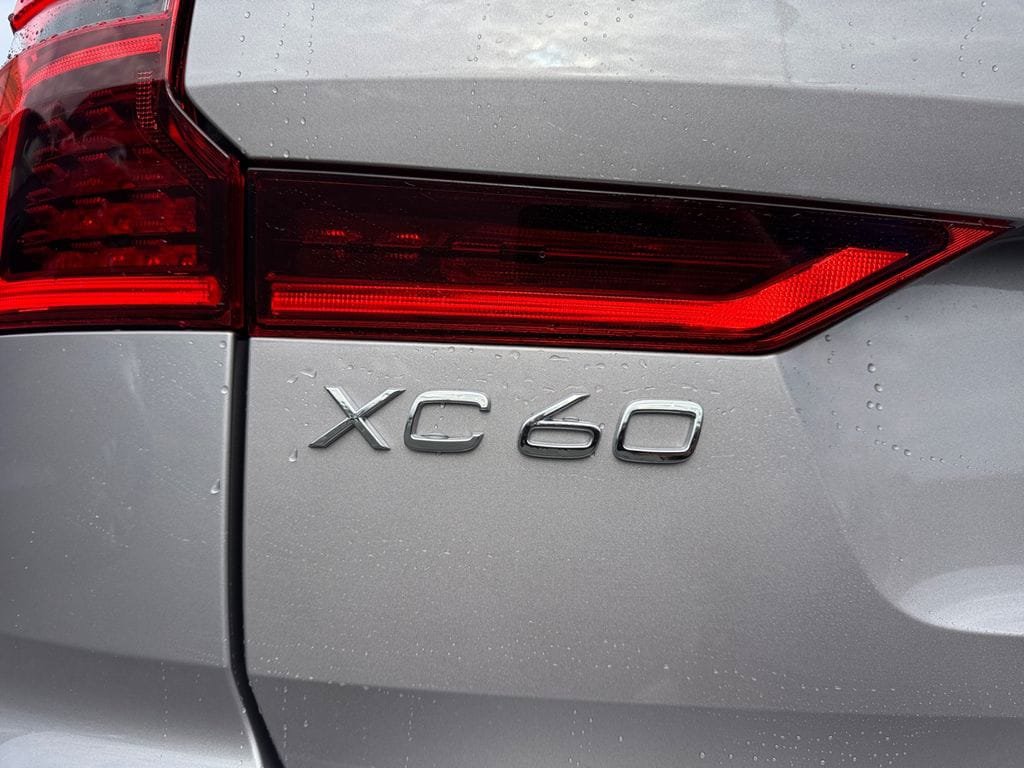 New 2026 Volvo XC60 B5 Plus w/ Protection Package Premier AWD/4WD image 9