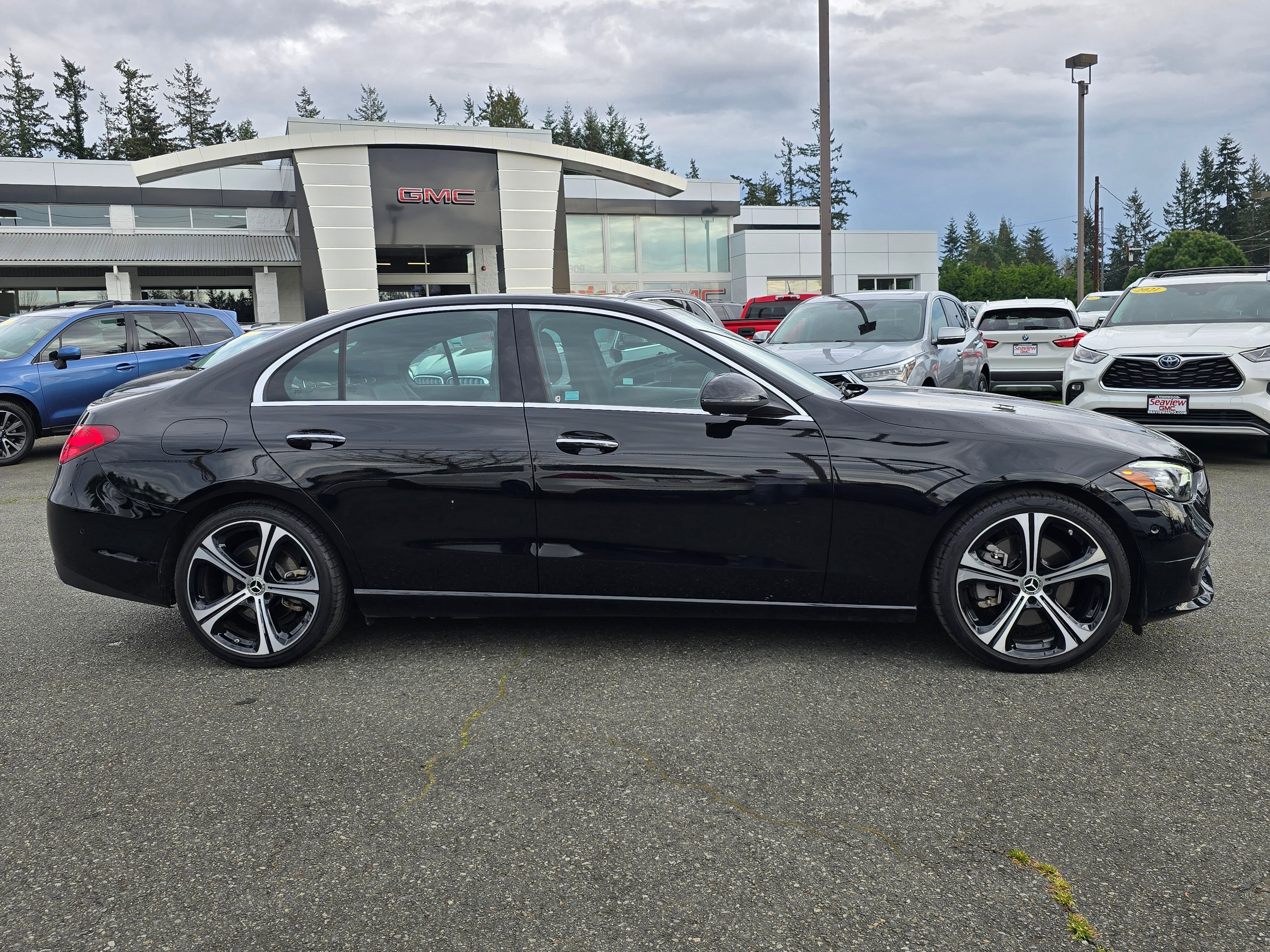 Used 2025 Mercedes-Benz C 300 Sedan image 8