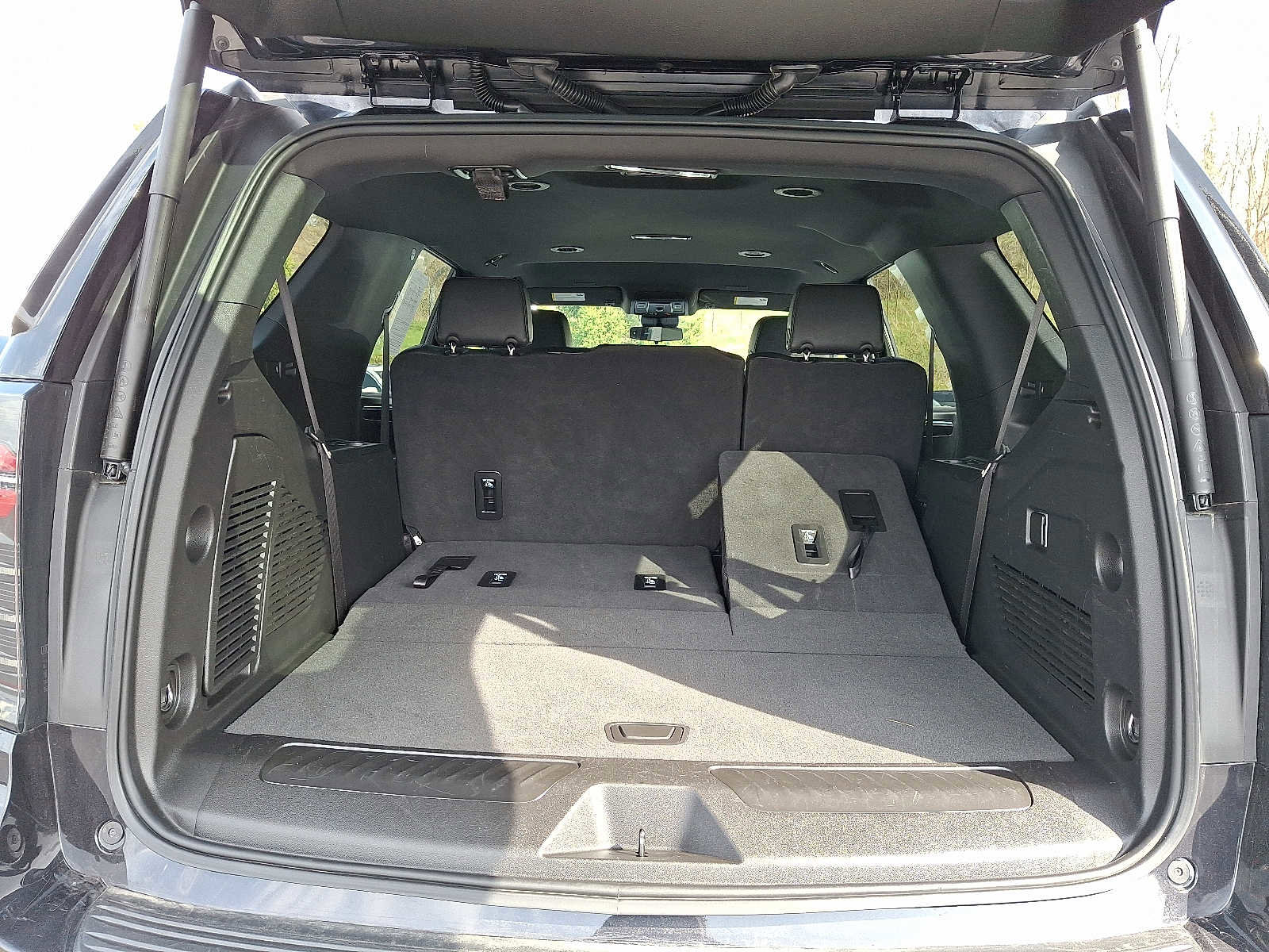 Used 2025 Chevrolet Tahoe LT AWD/4WD image 28