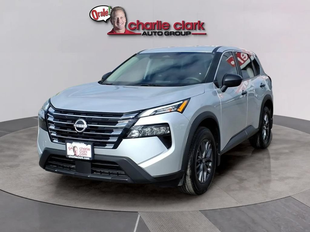 Used 2025 Nissan Rogue S FWD video 1