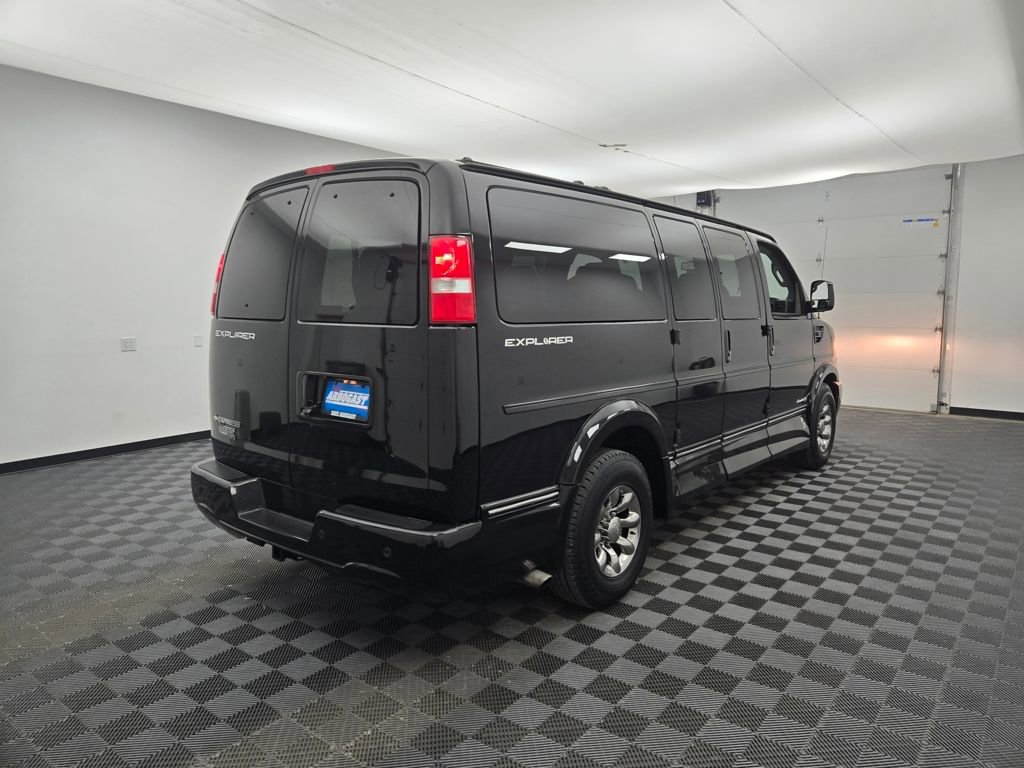 Used 2019 Chevrolet Express 2500 w/ Enhanced Convenience Package image 3