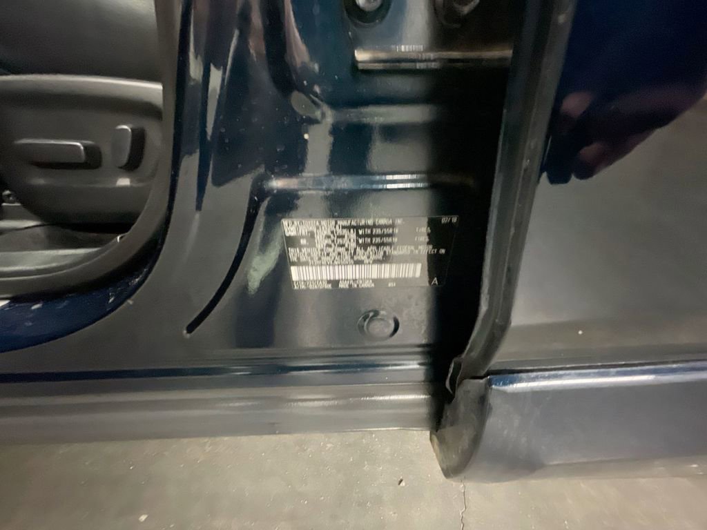 Used 2018 Toyota RAV4 Platinum image 33