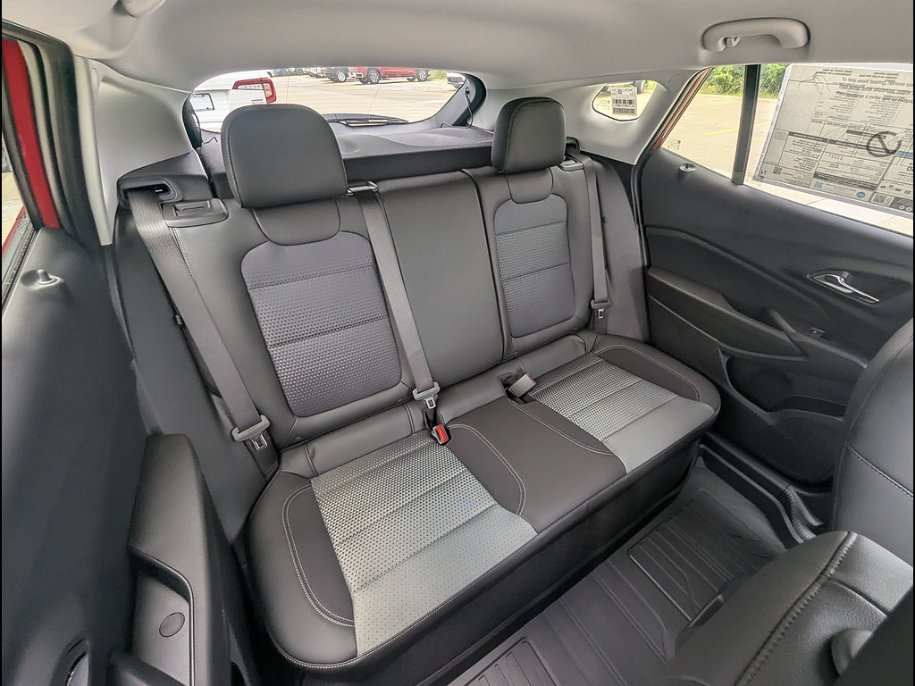 New 2026 Chevrolet Trax LT w/ LT Convenience Package FWD image 14