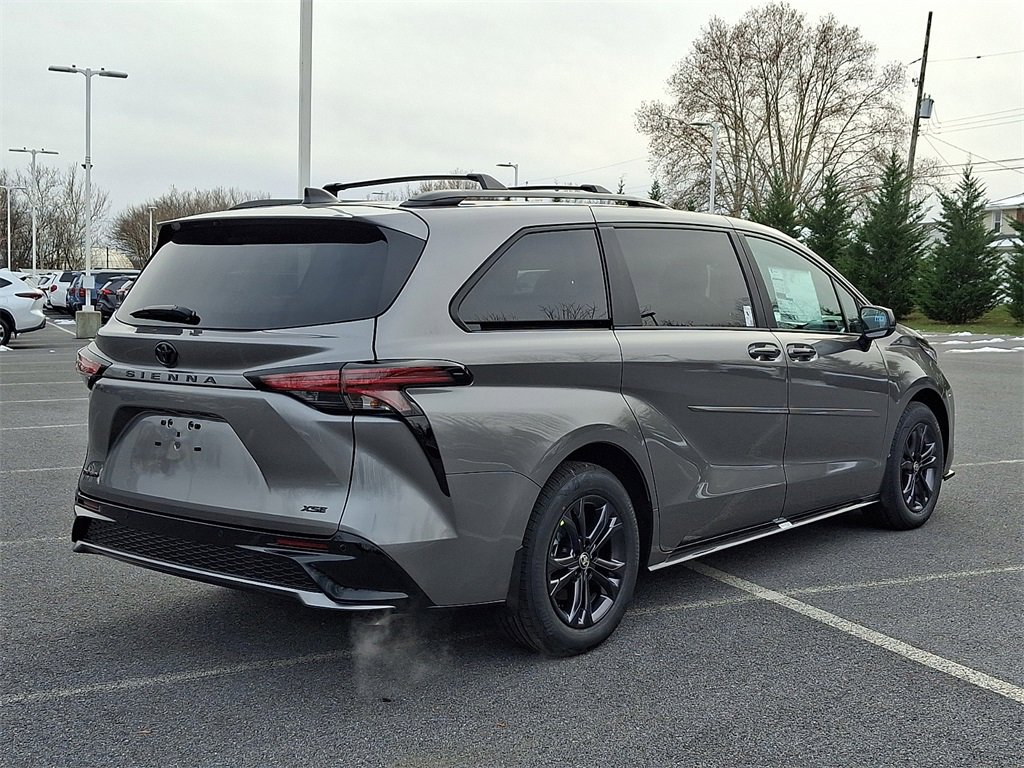 New 2026 Toyota Sienna XSE image 5