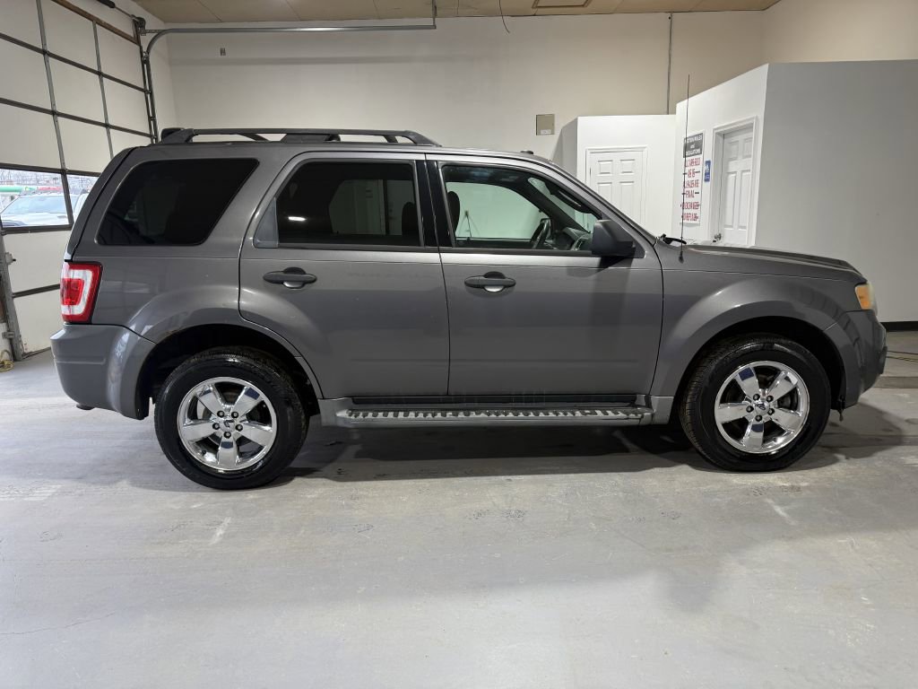Used 2011 Ford Escape XLT w/ 202A Rapid Spec Order Code image 2