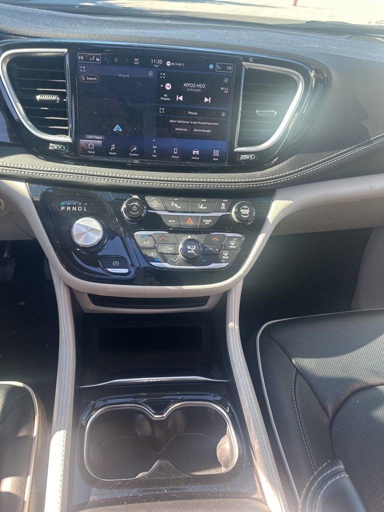 Used 2024 Chrysler Pacifica Limited image 21