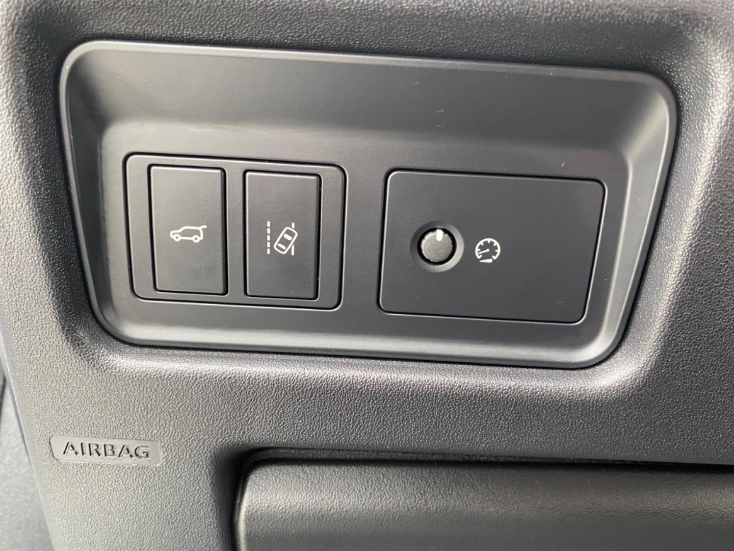 Used 2019 Land Rover Discovery Sport HSE image 19