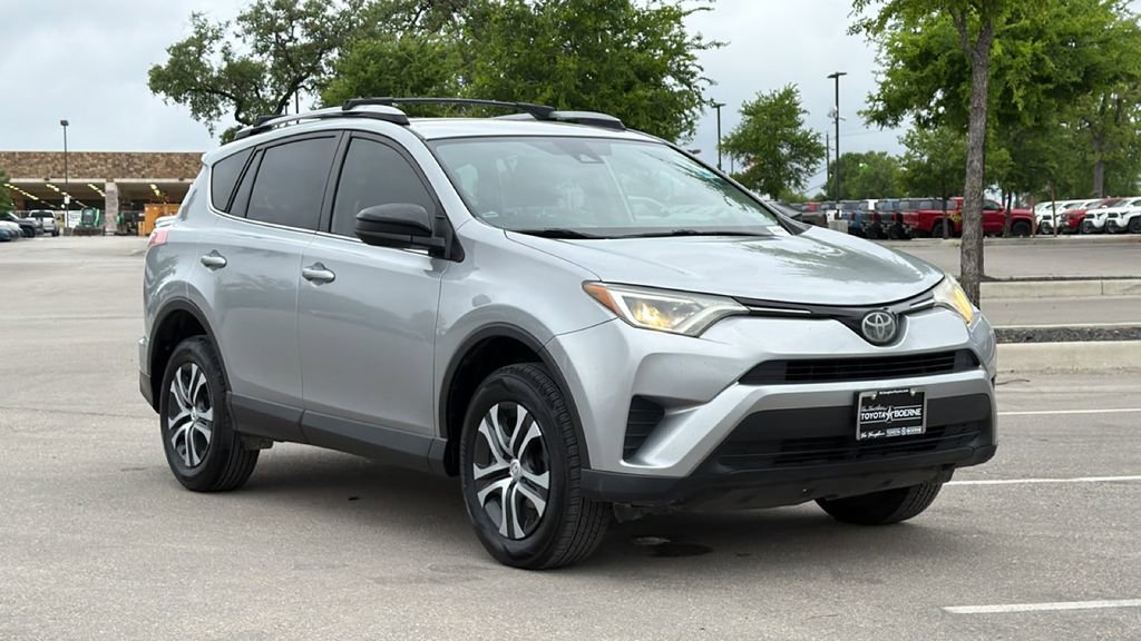 Used 2018 Toyota RAV4 LE image 3