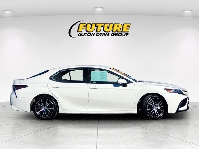 Certified 2024 Toyota Camry SE image 4