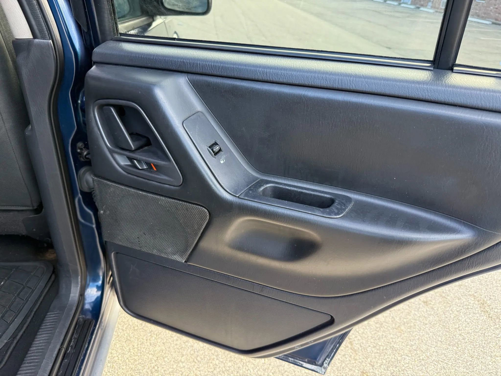 Used 2002 Jeep Grand Cherokee Laredo image 21