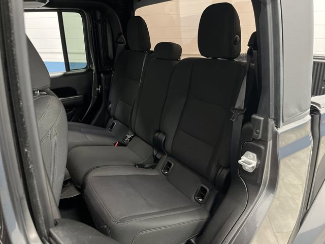 Used 2022 Jeep Gladiator Willys image 28