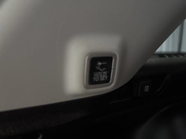 Used 2024 Jeep Grand Cherokee Limited AWD/4WD image 35