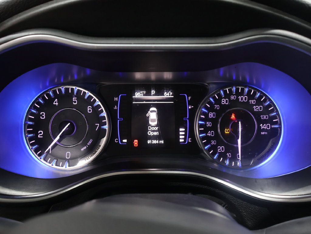 Used 2015 Chrysler 200 Limited w/ Convenience Group FWD image 39